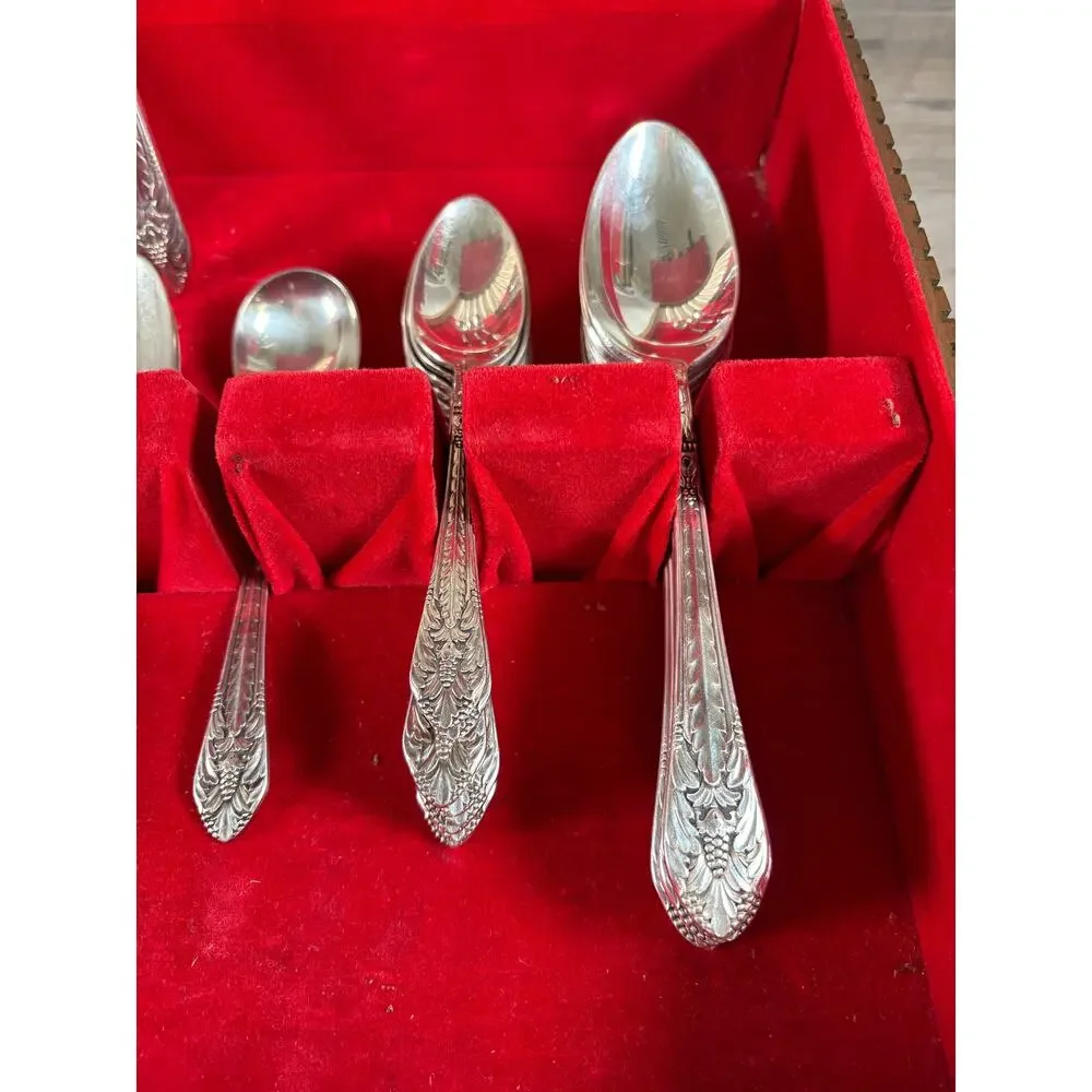 1847 Rogers‎ Bros Marquis Original Roggers Silverplate Silverware Set with Box